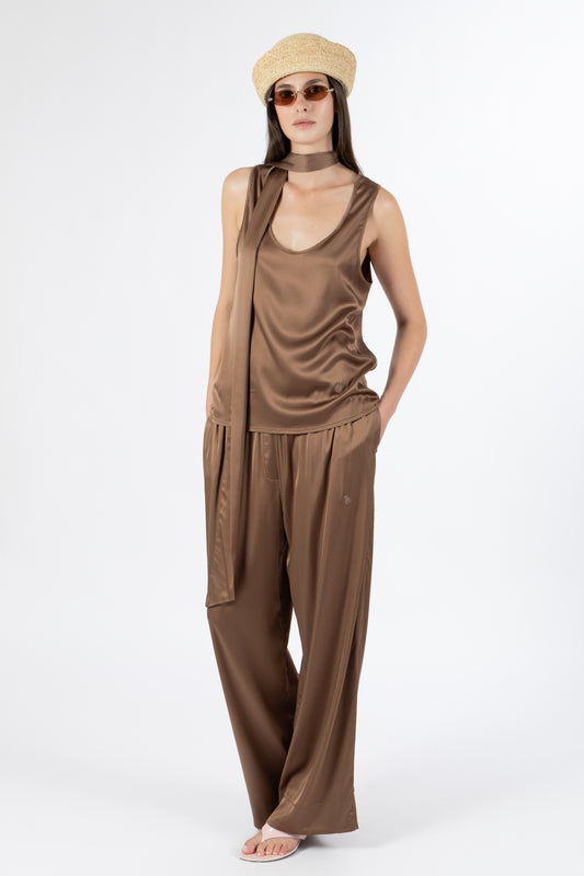Sofia — Coordinato Canotta e Pantalone Satin con Foulard Marrone