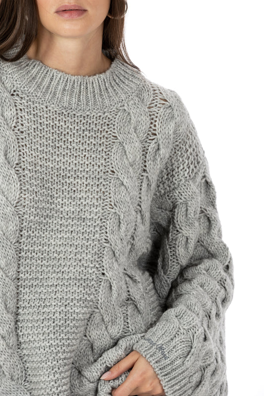 Anima – Maglione a Trecce Girocollo Grigio