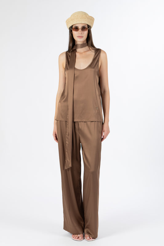 Sofia — Coordinato Canotta e Pantalone Satin con Foulard Marrone
